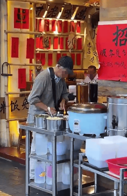广东江门一饭店白米饭免费<strong></p>
<p>币圈吧</strong>，老人每天打一碗米饭配酱油吃，店主：只要营业，就一直提供