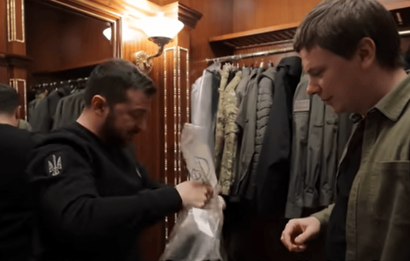 呦<strong></p>
<p>币圈吧</strong>,泽连斯基穿西装了,那边是十万人规模之战!