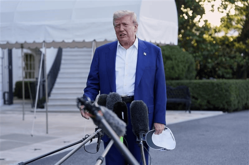 呦<strong></p>
<p>币圈吧</strong>,泽连斯基穿西装了,那边是十万人规模之战!