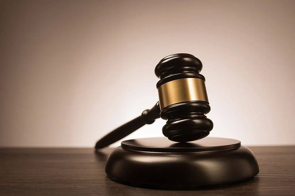 上海一男子聚餐喝酒后冻死街头<strong></p>
<p>币圈吧</strong>,法院:4位同事无过错,无法认定存在强迫饮酒行为,已尽到照顾帮助义务