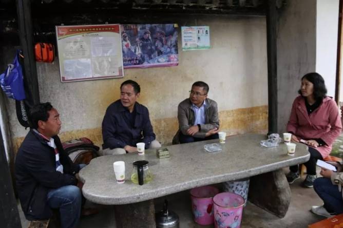 大理市委原书记席杨志东二次被查<strong></p>
<p>币圈94重来</strong>，20年多前因超标车被降职