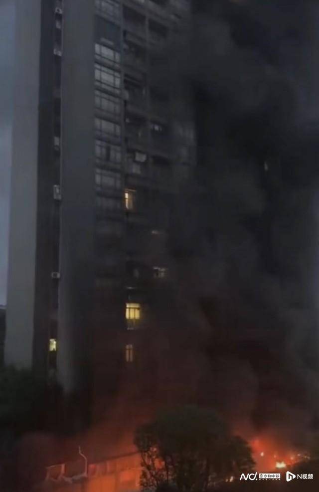 东莞一小区逾百辆电动自行车烧毁<strong></p>
<p>特币etf</strong>!住户睡梦中被叫醒撤离逃生