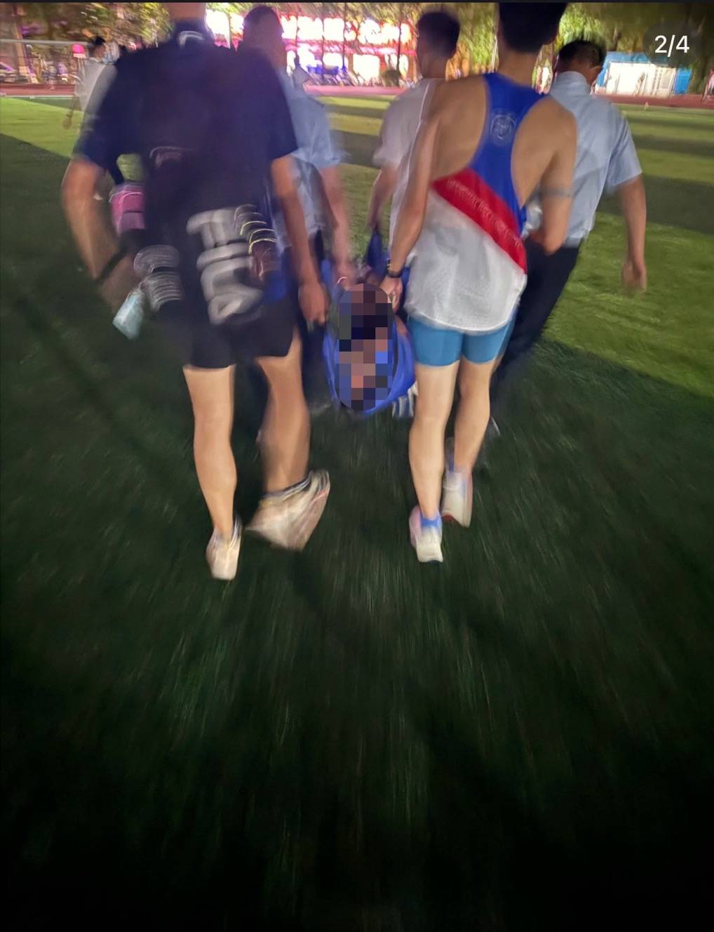 上海一高校学生与校外人士起冲突晕倒后又被脚踹肘击<strong></p>
<p>万人币圈</strong>？校保卫处：正在处理