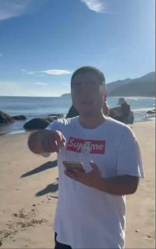 “我合法承包<strong></p>
<p>万人币圈</strong>，赶紧走！”网友称在广东南澳岛十里银滩旅拍遭驱赶：其他沙滩都让拍