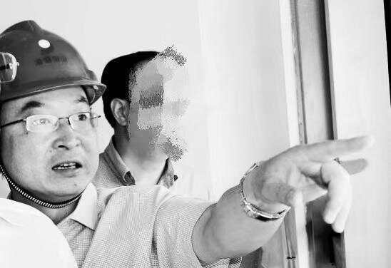 百亿市值上市公司董事疑似坠楼去世<strong></p>
<p>舍币</strong>，年仅54岁