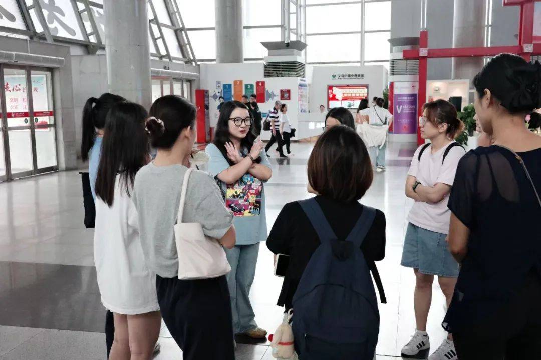 Labubu爆火之后<strong></p>
<p>舍币</strong>，去义乌的年轻人赚翻了