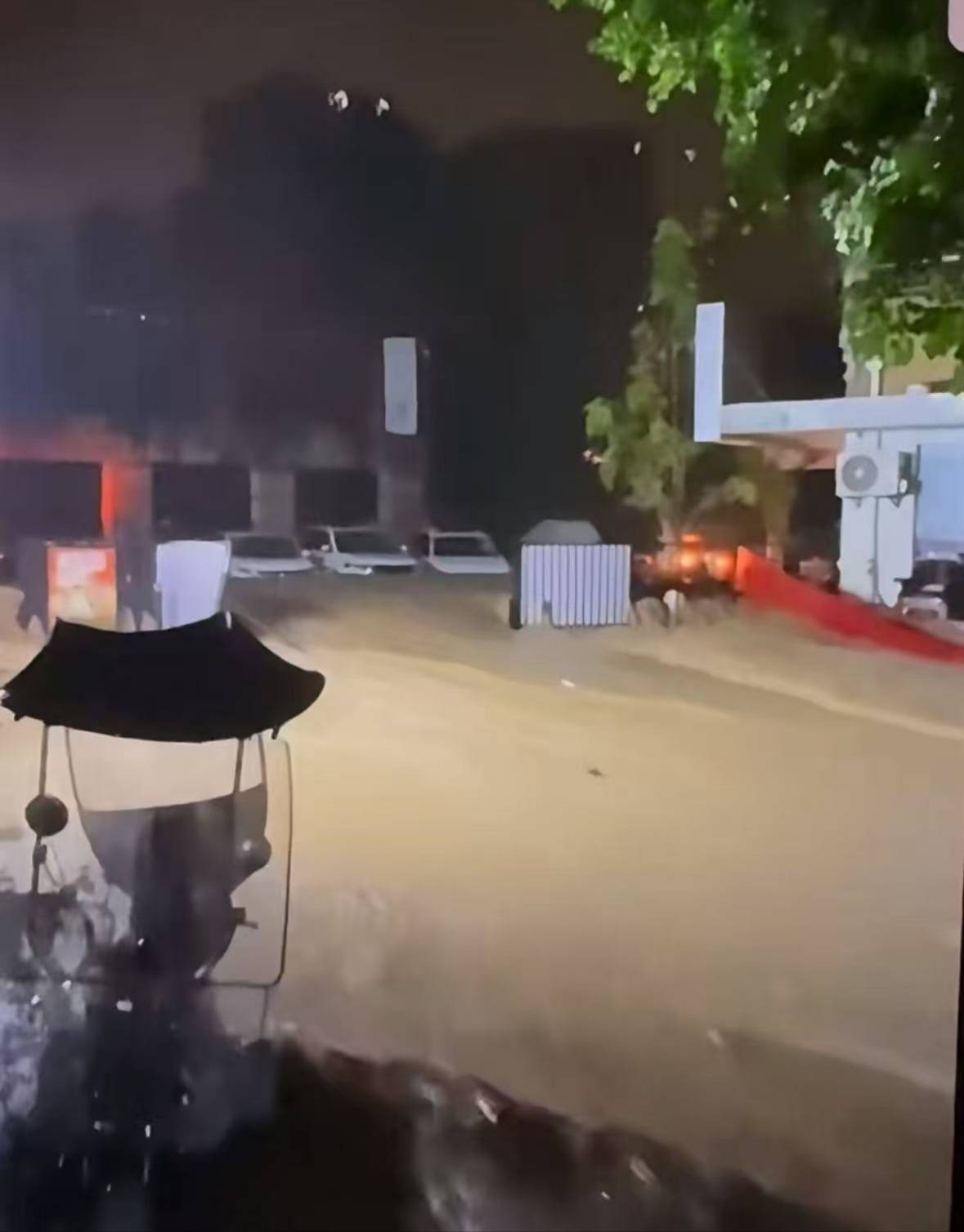 暴雨致重庆一小区女保安遇难<strong></p>
<p>模拟炒币</strong>,知情人:深感悲痛,已安抚家属