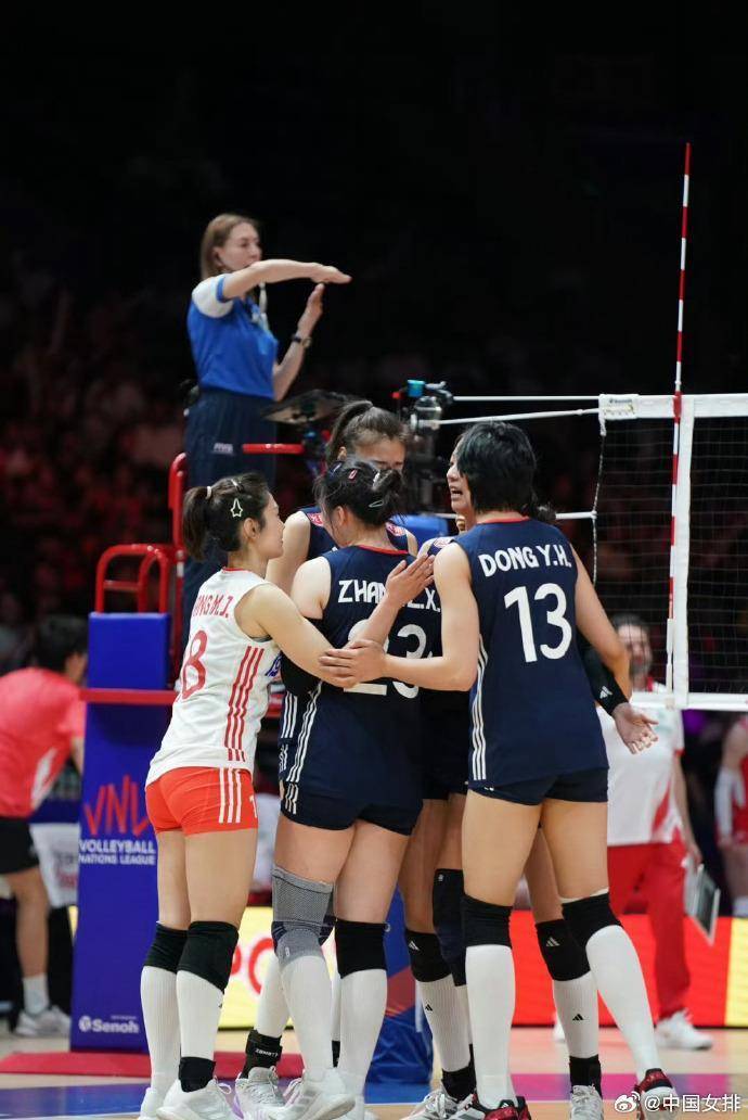 四战全胜<strong></p>
<p>币8网</strong>！中国女排逆转战胜美国女排 阿灵顿站完美收官