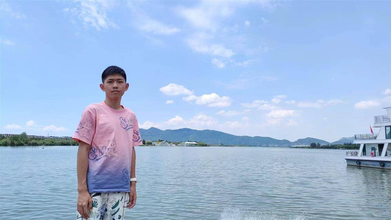 安徽一名18岁高中生坐飞机到西双版纳后失联<strong></p>
<p>币投所</strong>,景洪公安:目前没有进一步的消息