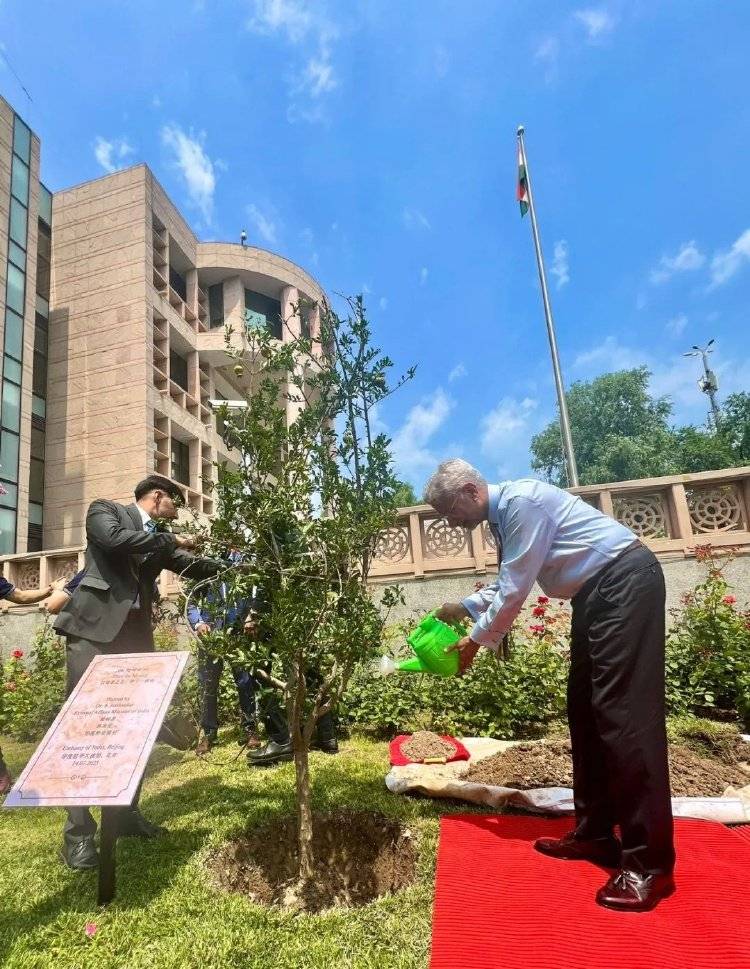 叫中国名字<strong></p>
<p>一起点币</strong>，娶日本妻子，5年没见的印度外长来了