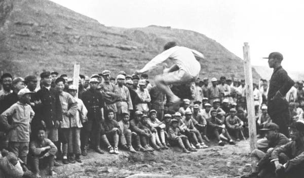 王立华：为什么毛泽东率领的红军不可征服<strong></p>
<p>一起点币</strong>？斯诺的观察说明了一切