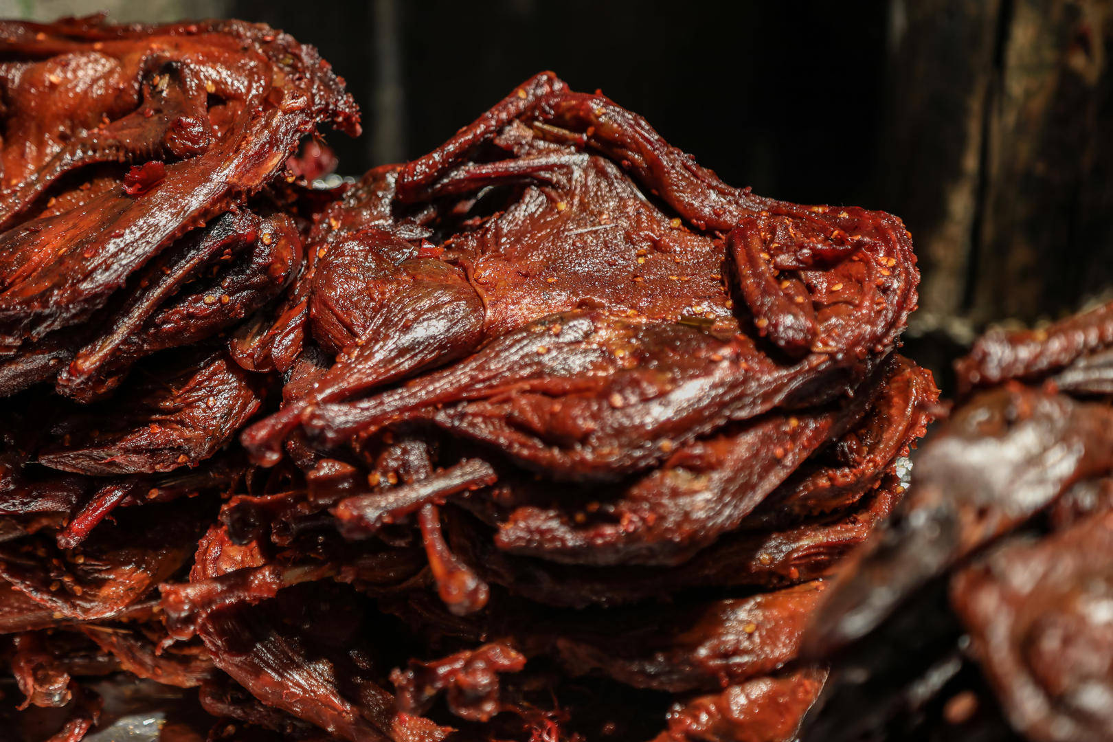 从越缅走私3万多只冻鸭制作酱板鸭<strong></p>
<p>好币网国际</strong>!湖南5人一审获刑