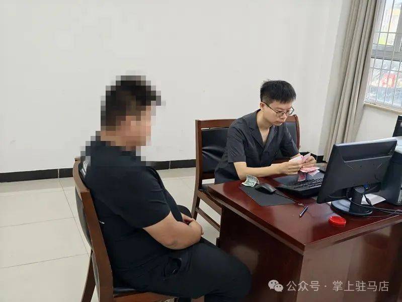 现场画面曝光！河南驻马店出动多名干警<strong></p>
<p>爱币投</strong>，多人被带走！