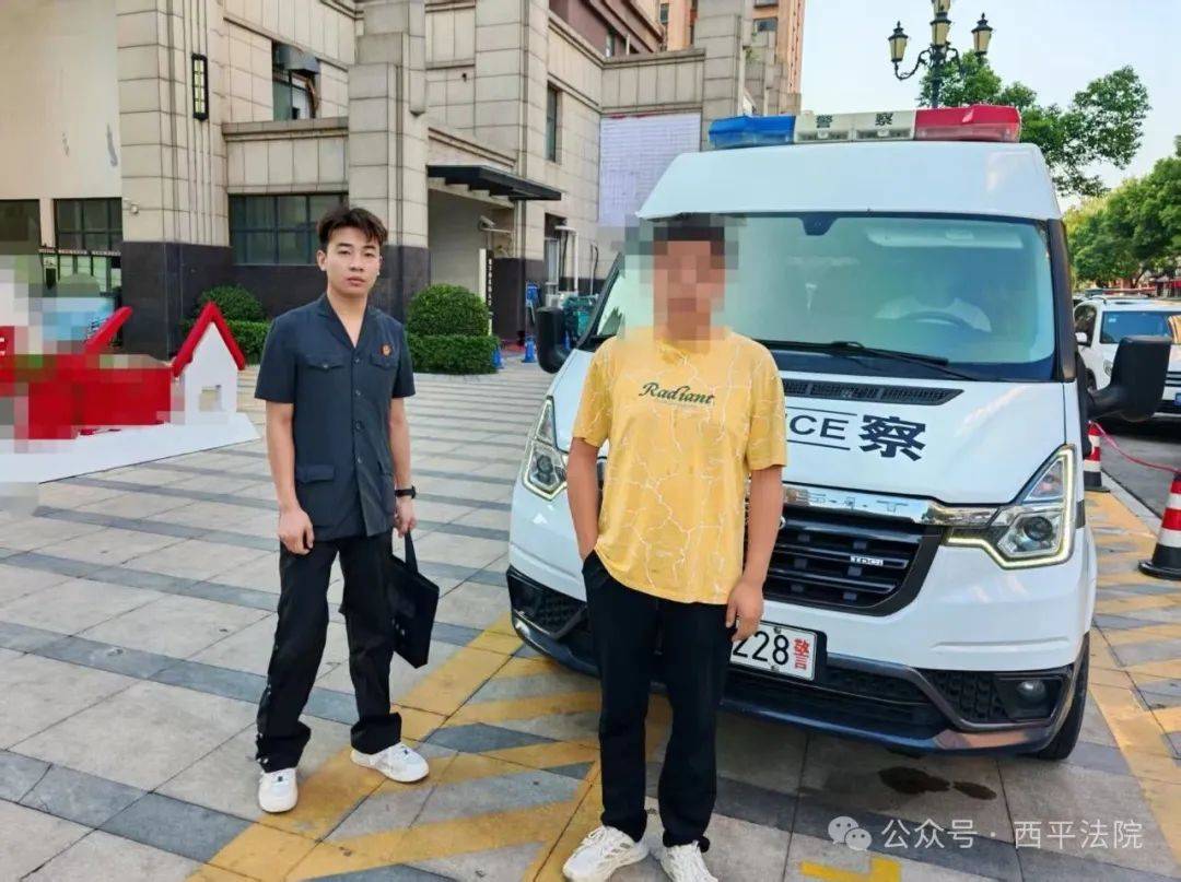 现场画面曝光！河南驻马店出动多名干警<strong></p>
<p>爱币投</strong>，多人被带走！