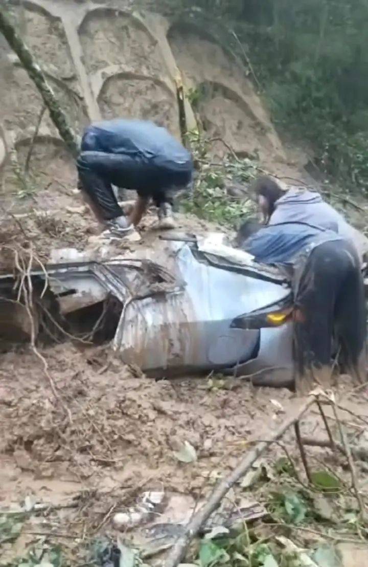 痛心消息传来<strong></p>
<p>归零币盘点</strong>！女老师和女儿不幸遇难