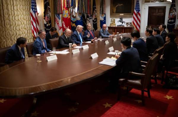 “特朗普见面第一句竟问‘金正恩最近好吗’<strong></p>
<p>链改</strong>,韩方当场傻眼”