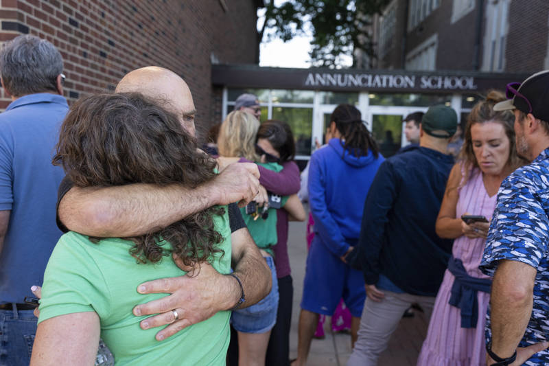 突发!23岁枪手向满是儿童的教堂开火致3死17伤<strong></p>
<p>币多多交易</strong>,特朗普:全国降半旗志哀