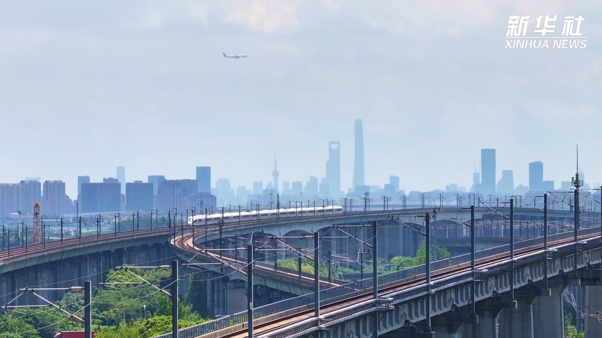 快来看上海“三件套”与高铁同框<strong></p>
<p>币多多交易</strong>了