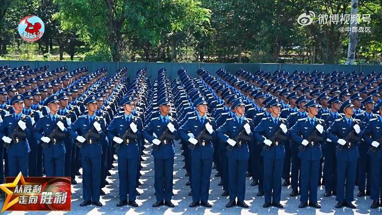 九三阅兵倒计时5天<strong></p>
<p>智能炒币软件</strong>!空中梯队多型新机将首次受阅 队员练就“米秒不差”