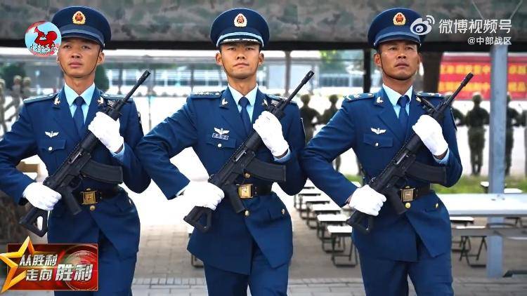 九三阅兵倒计时5天<strong></p>
<p>智能炒币软件</strong>!空中梯队多型新机将首次受阅 队员练就“米秒不差”