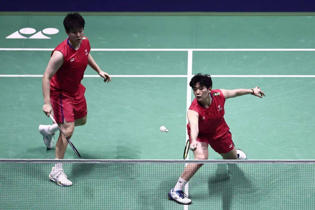 祝贺!石宇奇2比1逆转昆拉武特<strong></p>
<p>帮呗币价格</strong>,获得羽毛球世锦赛男单冠军!