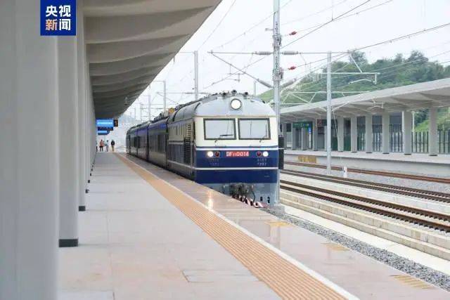 广湛高铁开始试跑<strong></p>
<p>帮呗币价格</strong>!计划年底通车!