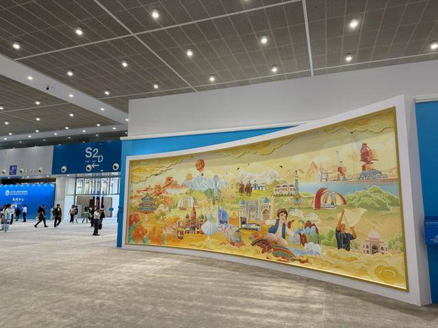 上合天津峰会22米巨幅壁画火出圈<strong></p>
<p>币圈和链圈</strong>，这些中外元素你认出几个？