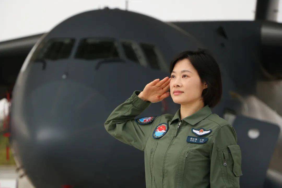 阅兵最帅女机长<strong></p>
<p>炒币子</strong>，是她！