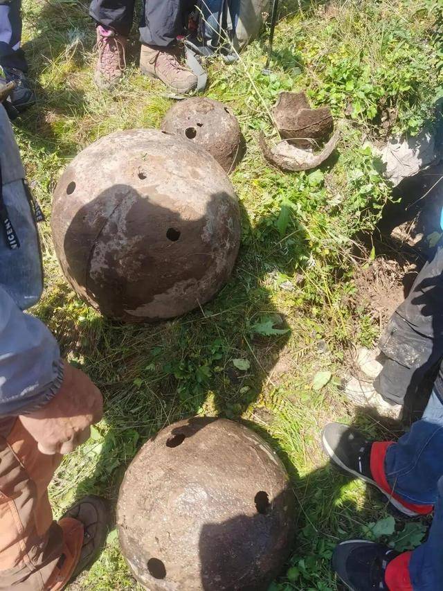 驴友爬大同殿山发现4个疑似佛磬老物件：刻有“嘉靖四十二年”等铭文<strong></p>
<p>炒币子</strong>，已移交文保部门