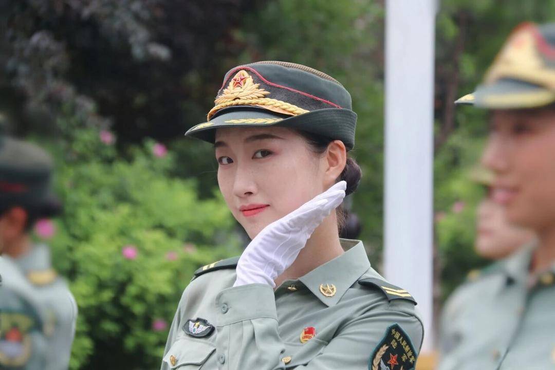 英姿飒爽!四川高校大四女生<strong></p>
<p>炒币交易软件</strong>,亮相九三阅兵方队