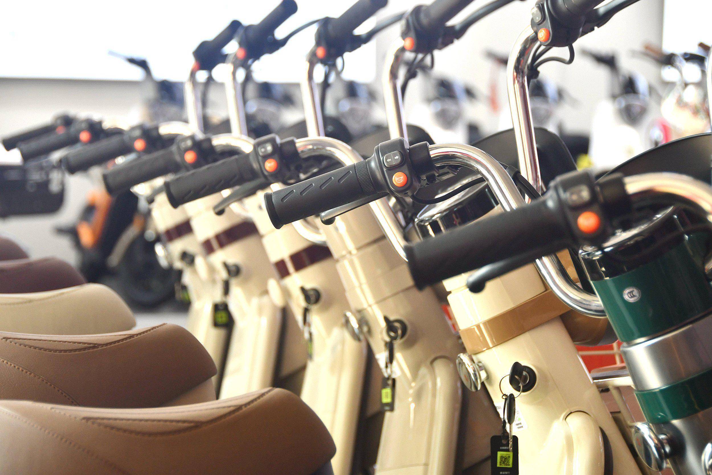 “小电驴”新国标落地72小时：多车厂停工切换<strong></p>
<p>炒币交易软件</strong>，有老牌注塑厂称正停产等订单