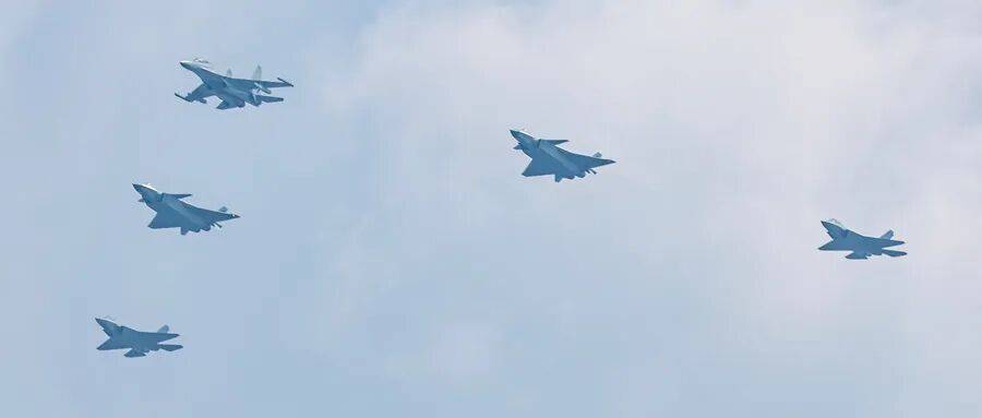 歼-20S亮相背后<strong></p>
<p>炒币交易软件</strong>,成都这个地方有多“硬核”?