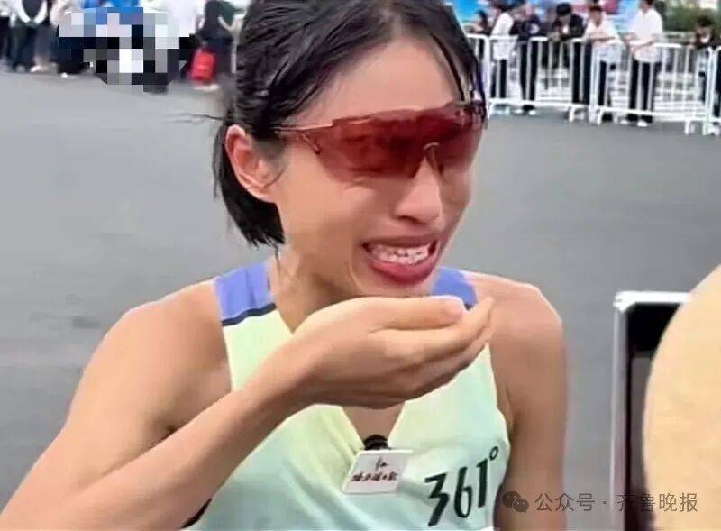 “最快女护士”丈夫发声:并非经常调休<strong></p>
<p>炒币交易软件</strong>,科室大多数护士每月能有两次或以上的完整周末