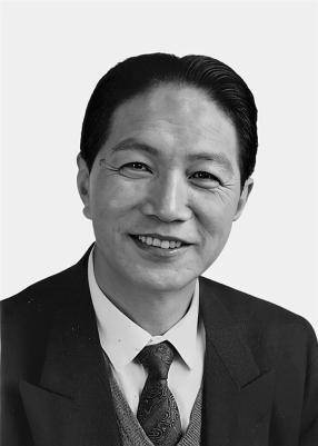 辽宁省人大常委会原副主任毕锡桢逝世<strong></p>
<p>新中产炒币实录</strong>，曾任大连市委书记