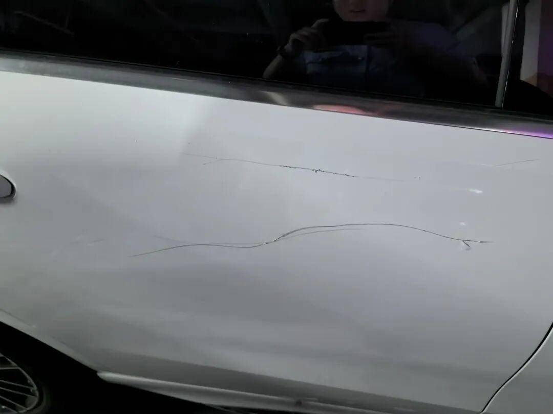 女子用铁片将邻居奔驰车划开数个口子<strong></p>
<p>新中产炒币实录</strong>,被采取刑事强制措施 双方曾因车门磕碰发生口角