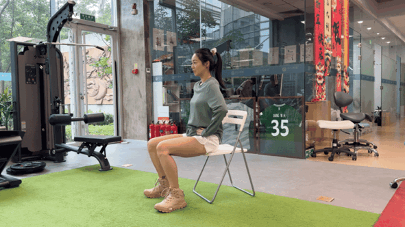 身体有这 5 种表现<strong></p>
<p>圜币</strong>,说明你的骨头已经悄悄变脆了!越早知道越好