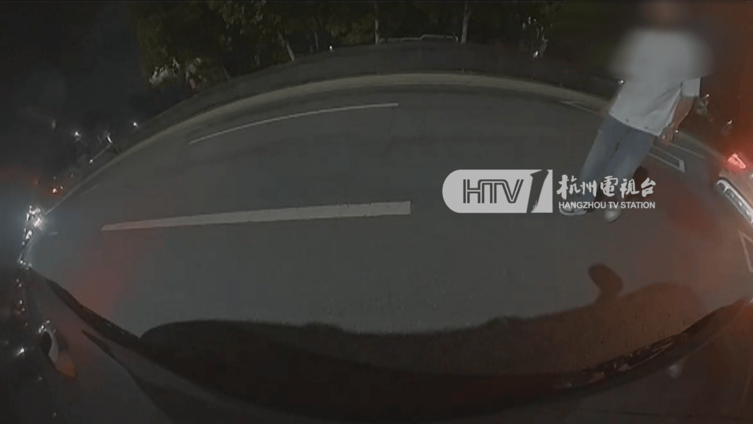 杭州女子酒驾被追尾<strong></p>
<p>币链</strong>,怕对方报警私了倒赔8000元,第二天发现肇事者竟是一路尾随