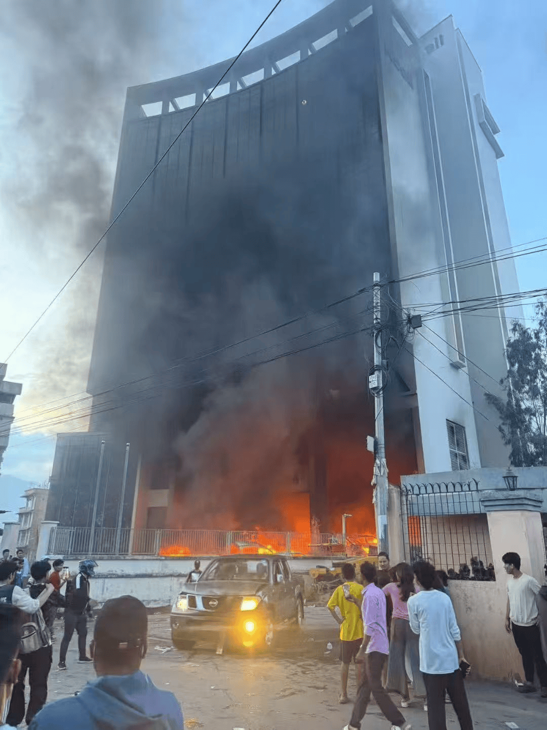 逃离尼泊尔:看到“中国边检”<strong></p>
<p>币链</strong>,悬着的心终于放下