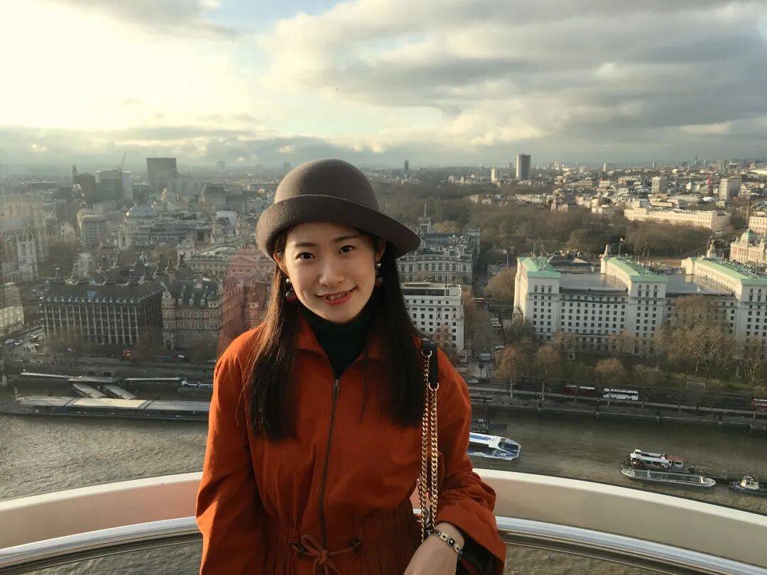 “乔布斯你复活吧!”iPhone17“丑”上热搜<strong></p>
<p>佰通币</strong>,果粉最怀念的还是他?