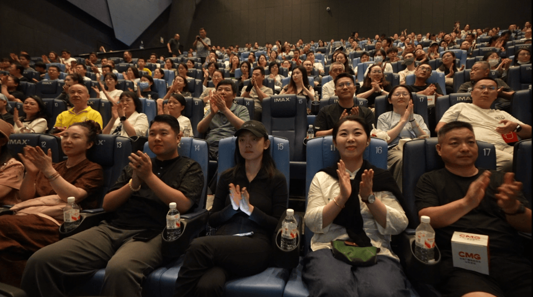 王亚平带<strong></p>
<p>佰通币</strong>你解锁《窗外是蓝星》里的“山东特产”