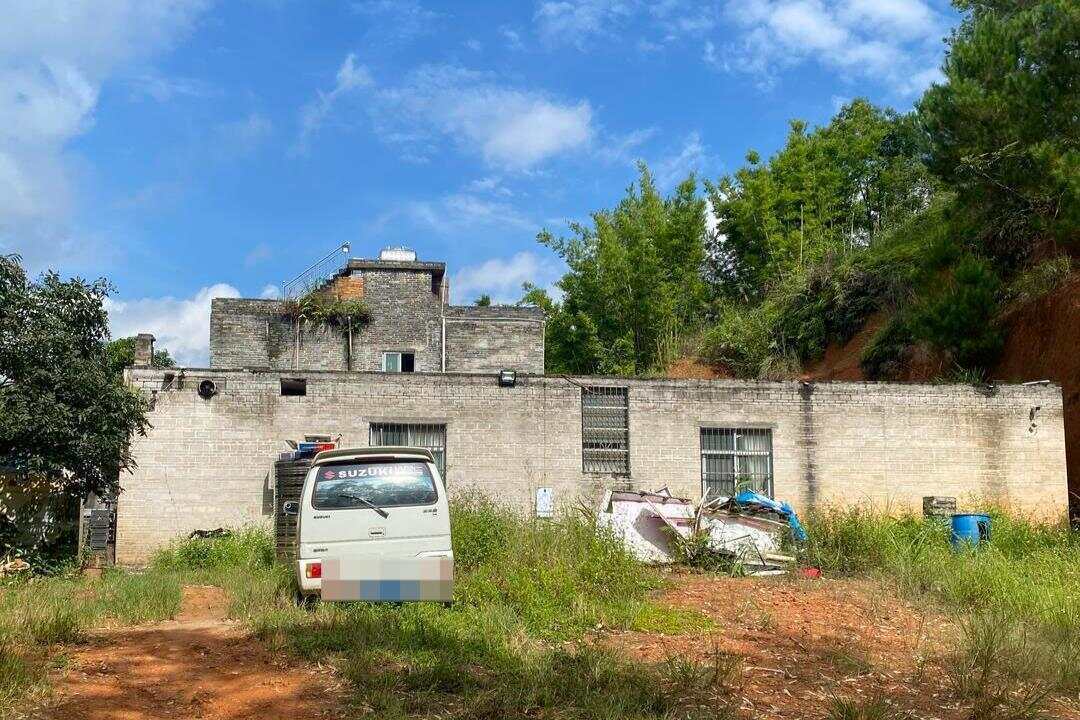 广西一原县委书记被绑架案调查:冒充执法人员带走受害人<strong></p>
<p>佰通币</strong>,被告人一家多人获刑!