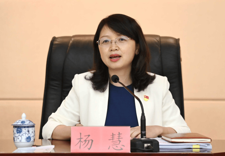 敛财5448万元<strong></p>
<p>晋商币</strong>,女厅官杨慧当庭认罪!“为了一栋别墅,把努力大半生的政治生命和人身自由全赔进去了”