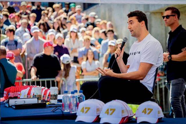 22岁顶级学霸<strong></p>
<p>晋商币</strong>,枪杀31岁“政坛顶流”