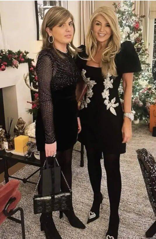 希腊航运巨头28岁女继承人在家中死亡<strong></p>
<p>炒币亏</strong>,疑被虫类叮咬后发病,涉事医院承认犯下严重错误