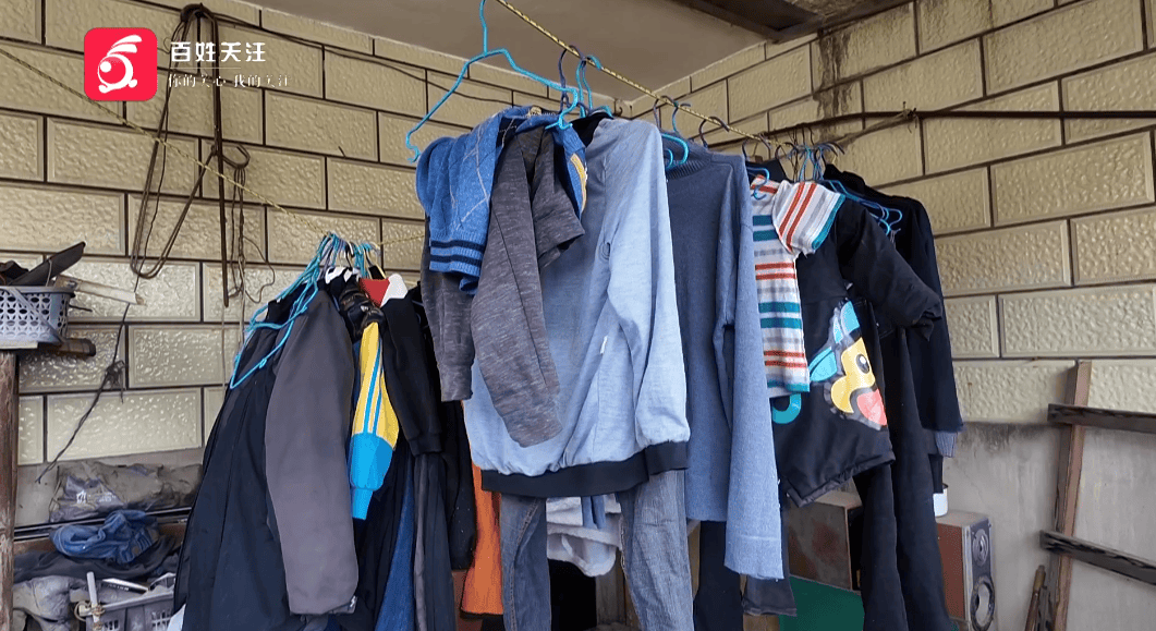 心酸!12岁男孩“独居”贵阳一安置房内<strong></p>
<p>币友圈</strong>,父亲回应:迫于无奈,因为……