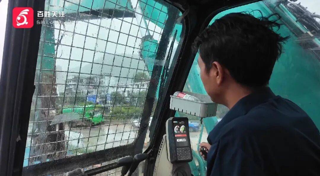 心酸!12岁男孩“独居”贵阳一安置房内<strong></p>
<p>币友圈</strong>,父亲回应:迫于无奈,因为……