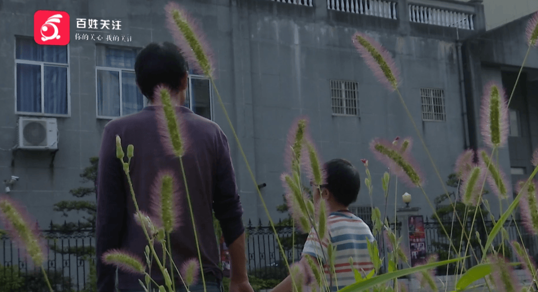 心酸!12岁男孩“独居”贵阳一安置房内<strong></p>
<p>币友圈</strong>,父亲回应:迫于无奈,因为……