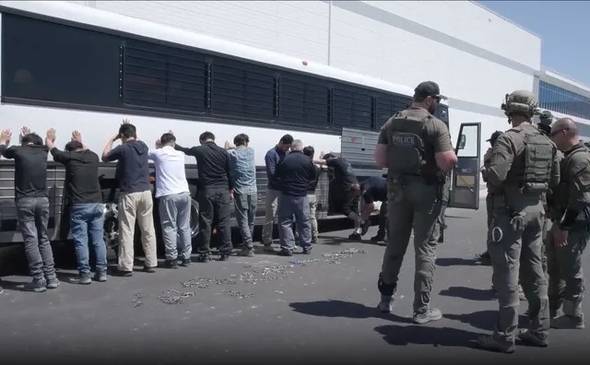 金钟：一旦特朗普掌握了这个“撒手锏”<strong></p>
<p>币澳国际</strong>，影响将远超议息会议决策