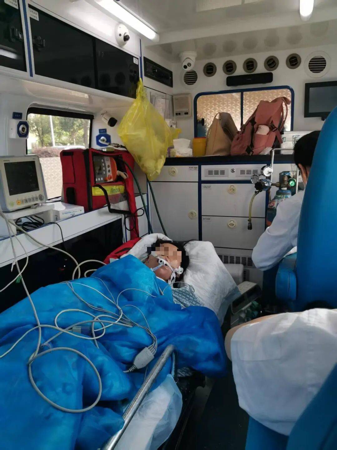 女护士结婚半年发烧头痛<strong></p>
<p>币币交易系统</strong>,诊治12天才确诊“脑脊髓炎”致丧失劳动能力,鉴定:两家三甲医院因未及早诊断病情,应承担责任