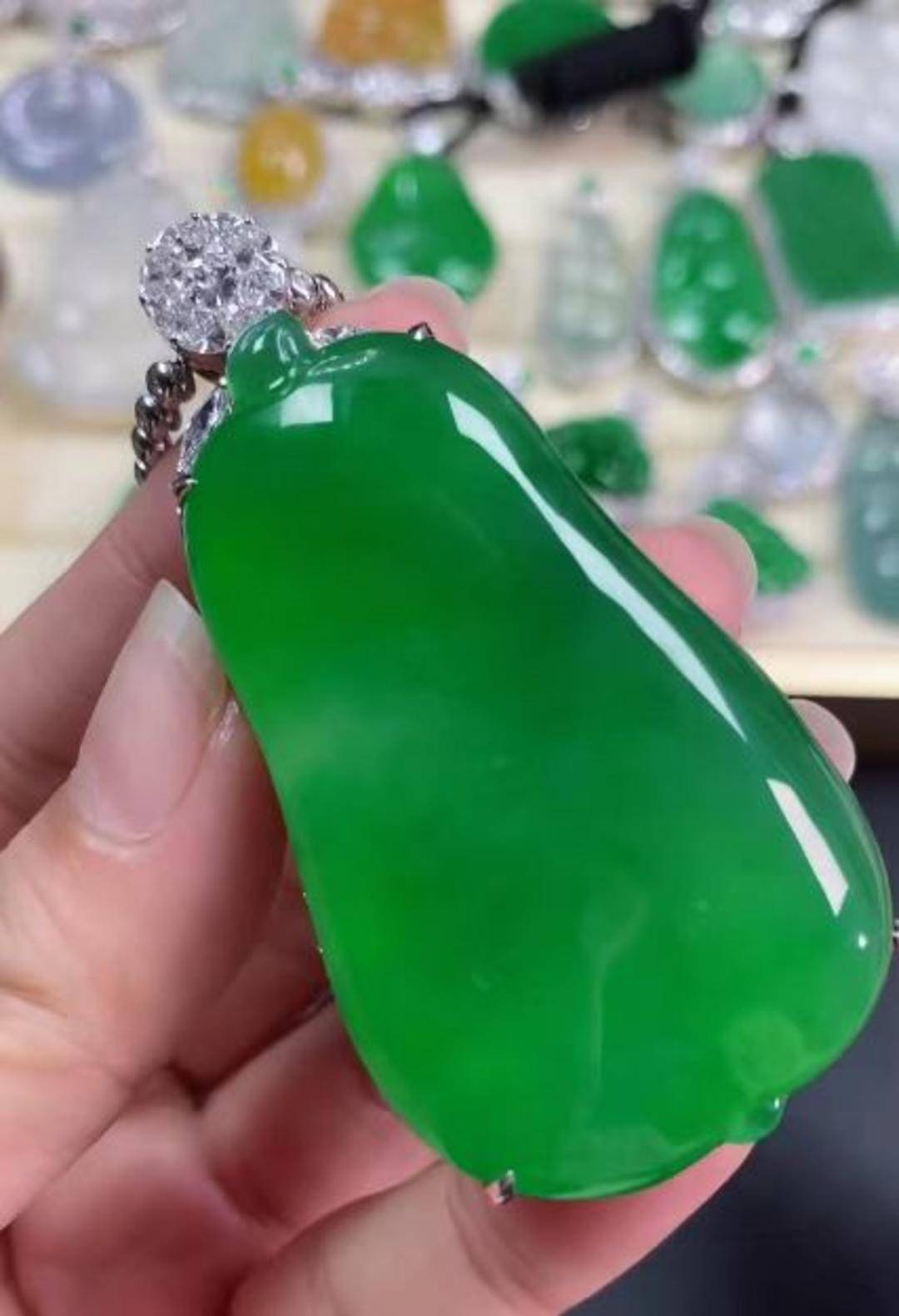 268万翡翠标错价按26.8万卖出 拒发货被判赔50万 商家:公司半年白干了<strong></p>
<p>引力币</strong>,已上诉